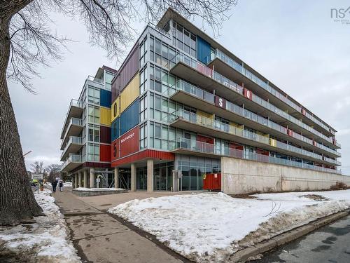 527 1065 Barrington Street  Halifax, NS B3H 0B7