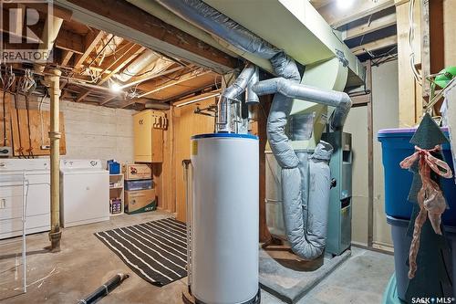 215 Ash Street E, Saskatoon, SK - Indoor