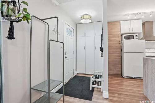 215 Ash Street E, Saskatoon, SK - Indoor