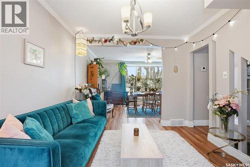 215 Ash Street E, Saskatoon, SK - Indoor Photo Showing Living Room