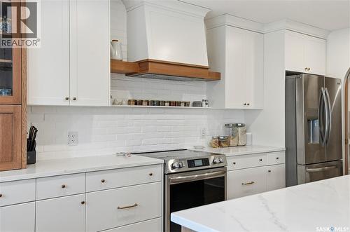 224 Elm Street E, Saskatoon, SK - Indoor Photo Showing Kitchen With Upgraded Kitchen