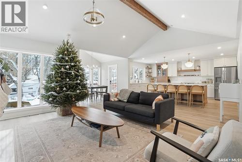 224 Elm Street E, Saskatoon, SK - Indoor Photo Showing Living Room
