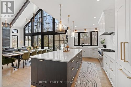 1 Briarfield Crescent, St. Catharines (Glendale/Glenridge), ON - Indoor Photo Showing Kitchen With Upgraded Kitchen
