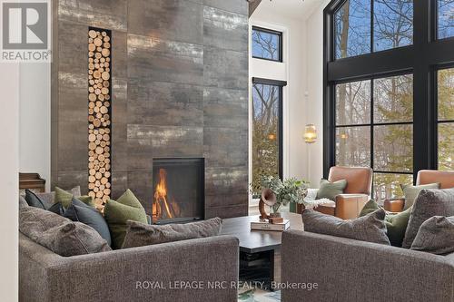 1 Briarfield Crescent, St. Catharines (Glendale/Glenridge), ON - Indoor Photo Showing Living Room With Fireplace