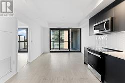 601 - 1606 CHARLES STREET  Whitby, ON L1N 0P1