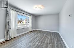 Living Rm/Dining Rm Vacant - 