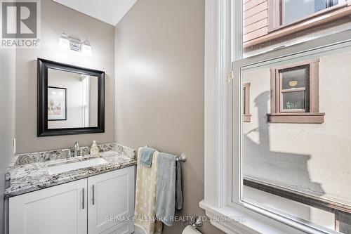 407 Aberdeen Avenue, Hamilton, ON - Indoor Photo Showing Bathroom