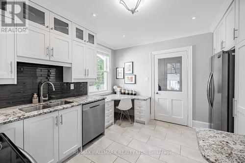 407 Aberdeen Avenue, Hamilton, ON - Indoor Photo Showing Kitchen With Double Sink With Upgraded Kitchen