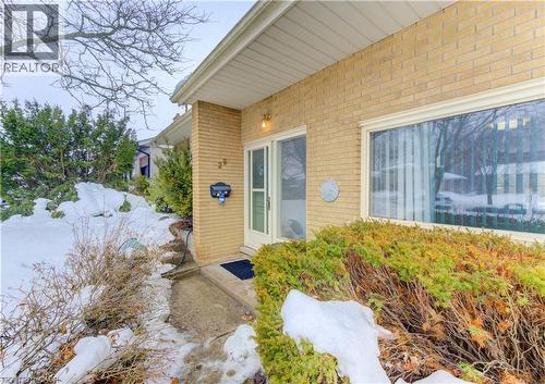 26 Deerpark Crescent, Kitchener, ON - Outdoor