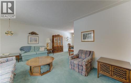 26 Deerpark Crescent, Kitchener, ON - Indoor Photo Showing Living Room