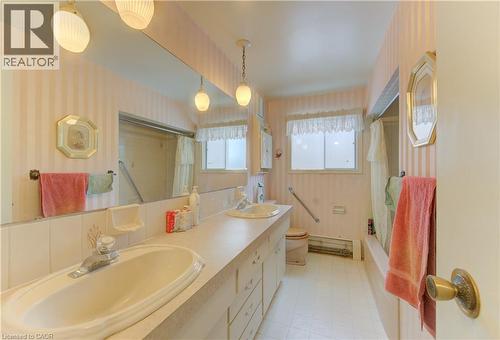 26 Deerpark Crescent, Kitchener, ON - Indoor Photo Showing Bathroom