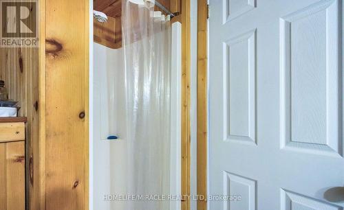 101 River Road E, Wasaga Beach, ON - Indoor Photo Showing Bathroom