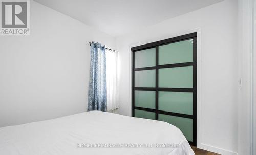 101 River Road E, Wasaga Beach, ON - Indoor Photo Showing Bedroom