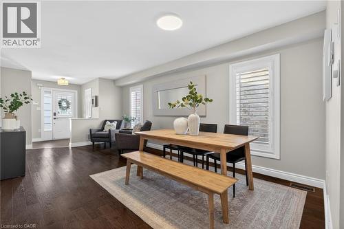 2286 Seton Crescent, Burlington, ON - Indoor Photo Showing Living Room