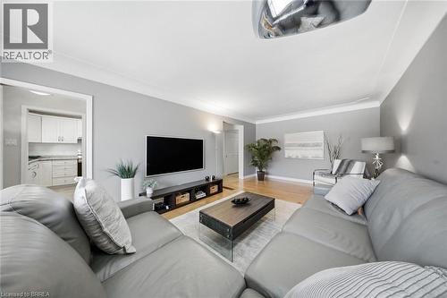 71 Pinecrest Drive, Kitchener, ON - Indoor Photo Showing Living Room