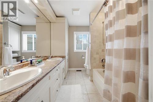 71 Pinecrest Drive, Kitchener, ON - Indoor Photo Showing Bathroom
