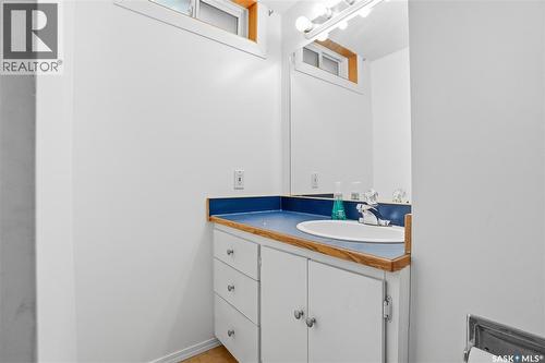 210 113Th Street W, Saskatoon, SK - Indoor Photo Showing Bathroom