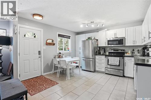 210 113Th Street W, Saskatoon, SK - Indoor Photo Showing Kitchen