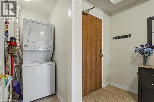 Convenient in-suite laundry - 2000 Creekside Drive Unit# 708, Hamilton, ON - Indoor Photo Showing Laundry Room