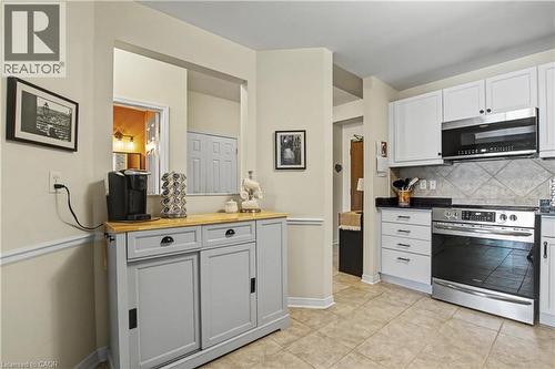 2000 Creekside Drive Unit# 708, Hamilton, ON - Indoor Photo Showing Kitchen