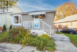 334 ROCKHURST AVENUE  Ottawa, ON K1Y 0G4