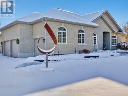 6196 ELKWOOD DRIVE  Ottawa, ON K4P 1M9