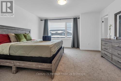 33 Martin Street, Tillsonburg, ON - Indoor Photo Showing Bedroom