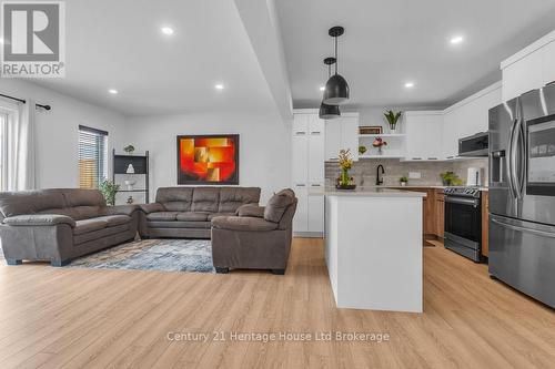 33 Martin Street, Tillsonburg, ON - Indoor