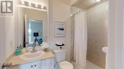 17 Jaffna Lane, Markham, ON - Indoor Photo Showing Bathroom