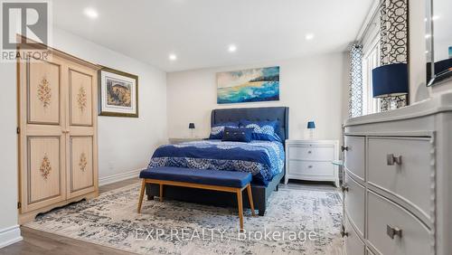1032 Cedarwood Place, Burlington, ON - Indoor Photo Showing Bedroom