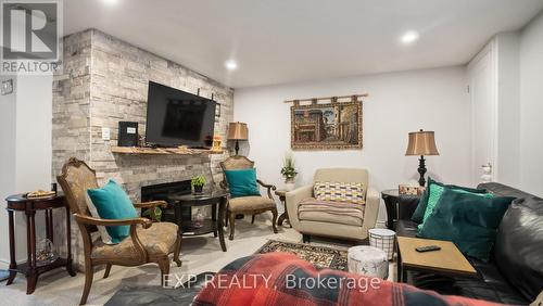 1032 Cedarwood Place, Burlington, ON - Indoor Photo Showing Other Room With Fireplace