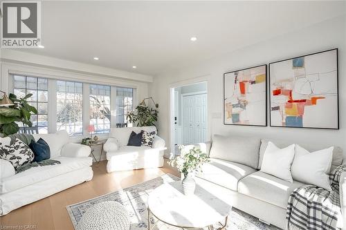 275 Camborne Crescent, Burlington, ON - Indoor Photo Showing Living Room