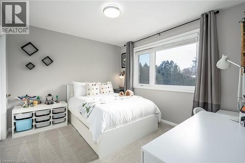 275 Camborne Crescent, Burlington, ON - Indoor Photo Showing Bedroom