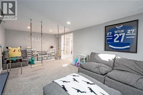 275 Camborne Crescent, Burlington, ON - Indoor Photo Showing Living Room