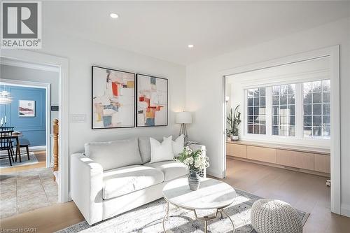 275 Camborne Crescent, Burlington, ON - Indoor Photo Showing Living Room