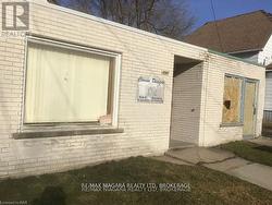 4541 CRYSLER AVENUE Niagara Falls (Downtown), ON L2E 3V5