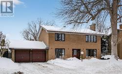 18 PENTLAND CRESCENT  Ottawa, ON K2K 1V5