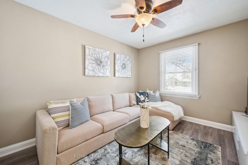 164 Jackson Avenue, Kitchener, ON - Indoor Photo Showing Living Room