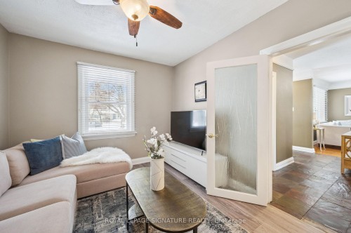 164 Jackson Avenue, Kitchener, ON - Indoor Photo Showing Living Room