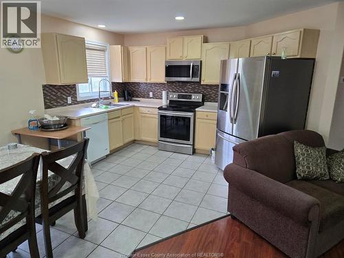 1504 Fuller Crescent, Windsor, ON - Indoor Photo Showing Kitchen