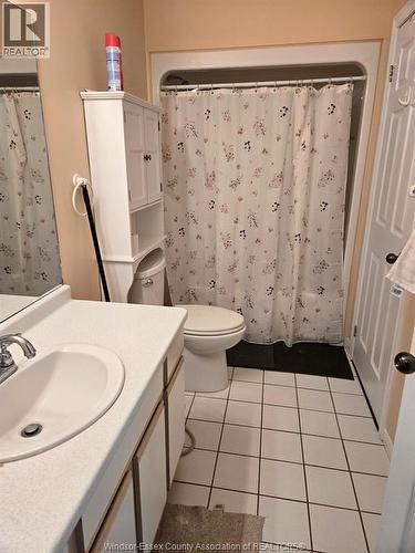 1504 Fuller Crescent, Windsor, ON - Indoor Photo Showing Bathroom