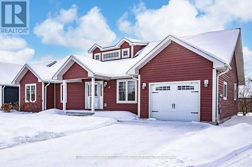 10 GREW CRESCENT  Penetanguishene, ON L9M 0A4