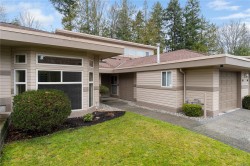 896 Lakes Blvd  Parksville, BC V9P 2P8