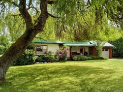 9159 East Saanich Rd  North Saanich, BC V8L 0H6