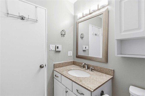 9-10145 Third St, Sidney, BC 