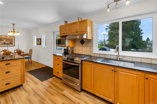 1185 Stuart Pl, Ladysmith, BC 