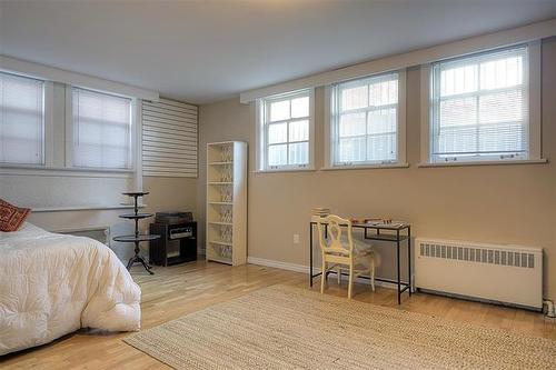 275 Roslyn Rd, Winnipeg, MB 