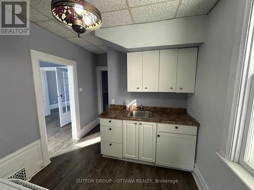 Kitchen - 58 Armstrong Street, Ottawa, ON 