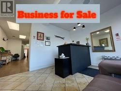 1716 QUEEN ST STREET E  Toronto, ON M4L 1G7