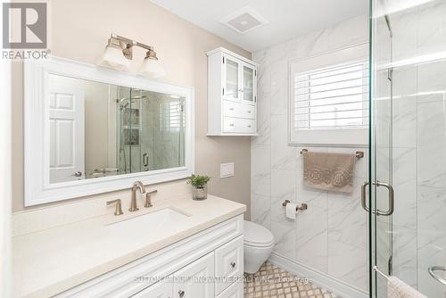 27 Beaverton Drive, Hamilton, ON - Indoor Photo Showing Bathroom